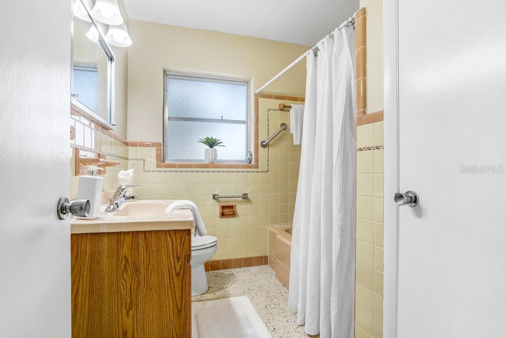 PINE OAK - Residential