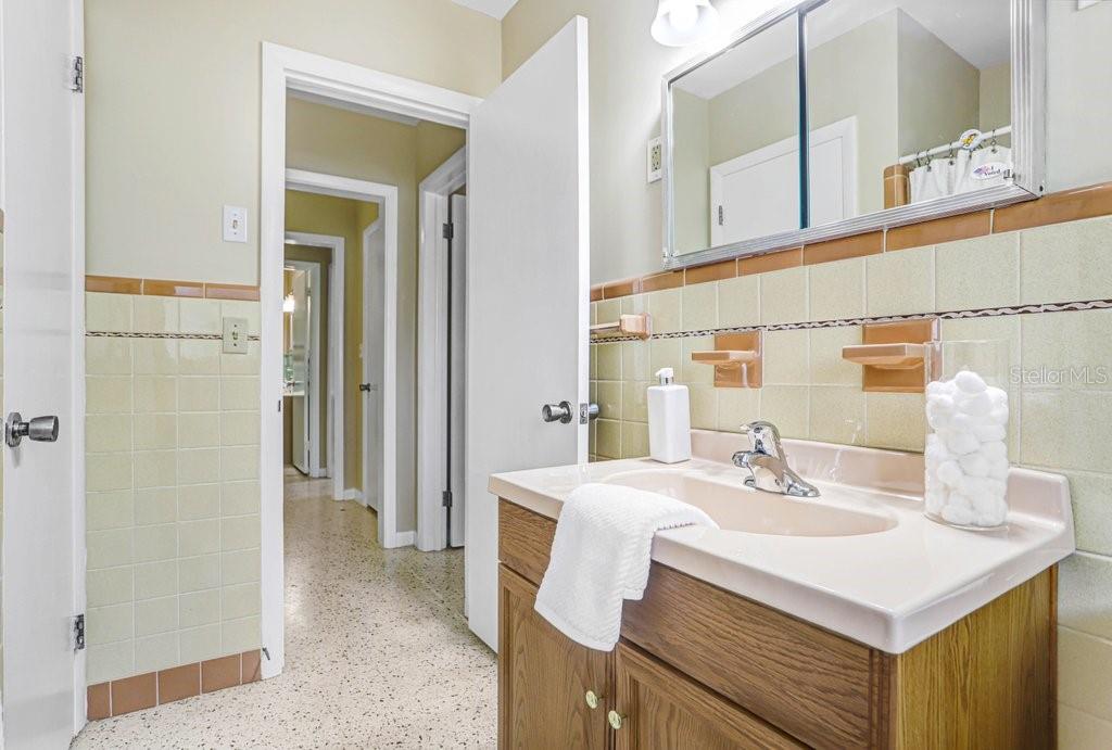 PINE OAK - Residential