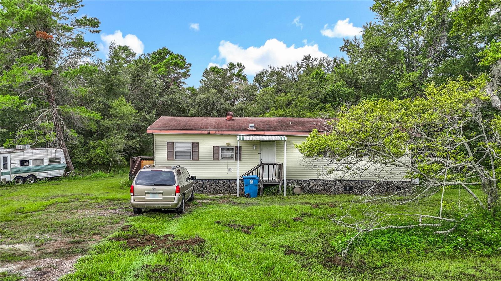 INCOME PRODUCTING INVESTMENT OPPORTUNITY. CASH ONLY. Tenant in place
and wishes to stay. He’s on a month to month basis. Located on a spacious 1.5-acre lot,
this investment property presents a unique opportunity for both seasoned real estate
investors and those entering the market. This 3 bedroom, 2 bath mobile home, fully
fenced and gated, with a tenant already in place, ensuring immediate rental income
upon acquisition. Originally moved and set in 2005, the home is well-established on the
property, blending privacy, functionality, and growth potential. Lots of shopping and
favorite local dining options nearby. Minutes from the famous Weeki Wachee live
mermaids, Pine Island Park and Roger’s Park for fun on the water. Close to the
Suncoast parkway for quick access to the airport, Tampa, Clearwater and St. Pete
Beaches (Ranked in the top 5 Beaches in the US), also close to the famous Tarpon
Springs Sponge Docks. Enjoy everything Tampa Bay has to offer from the new
Downtown Riverwalk, TOP US BEACHES, boating, fishing, golfing, cultural
entertainment, and museums...and of course beautiful year-round weather!