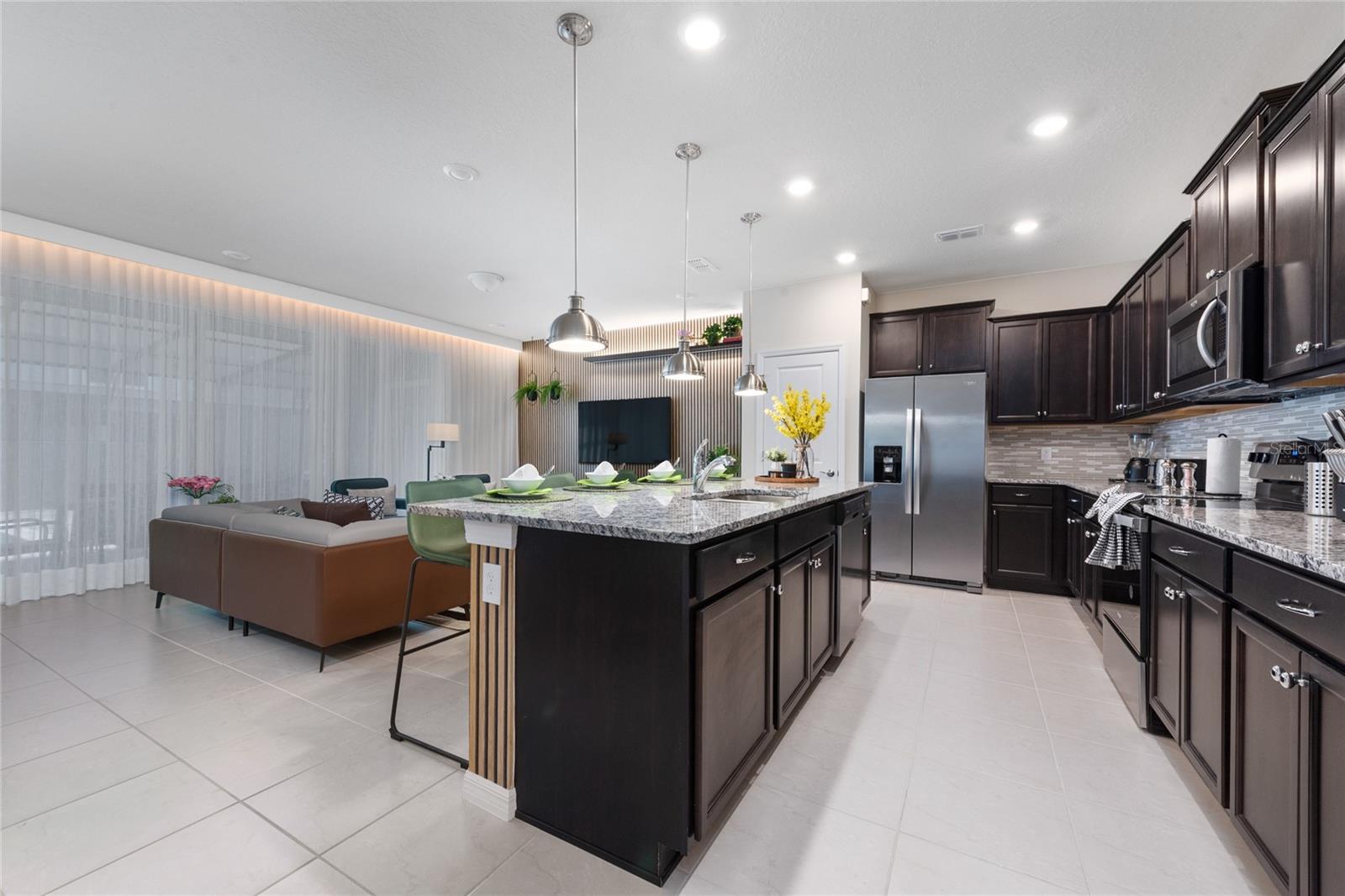 WINDSOR ISLAND RESIDENCE PH 2B - Residential