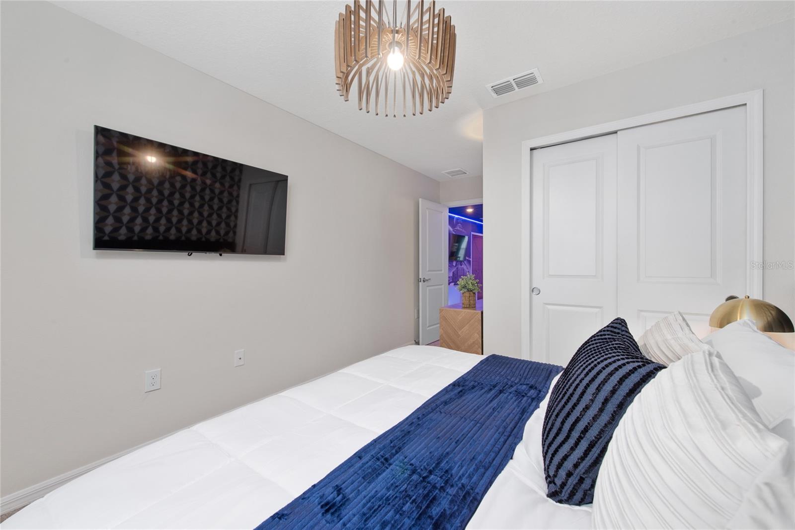 WINDSOR ISLAND RESIDENCE PH 2B - Residential