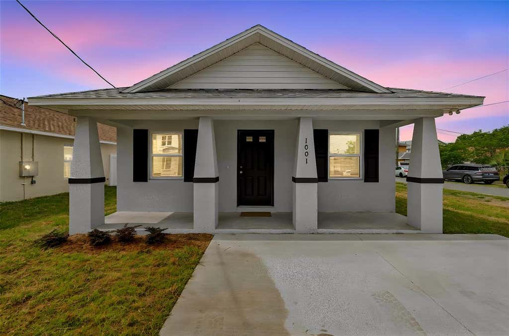 Photo of 1001 Renfro Street, Plant City, FL 33563 (MLS # TB8507020)