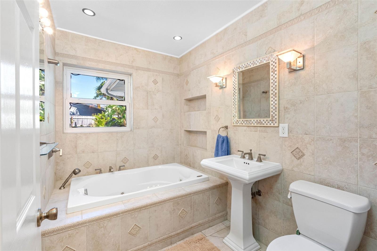 BELLEAIR ESTATES - Residential