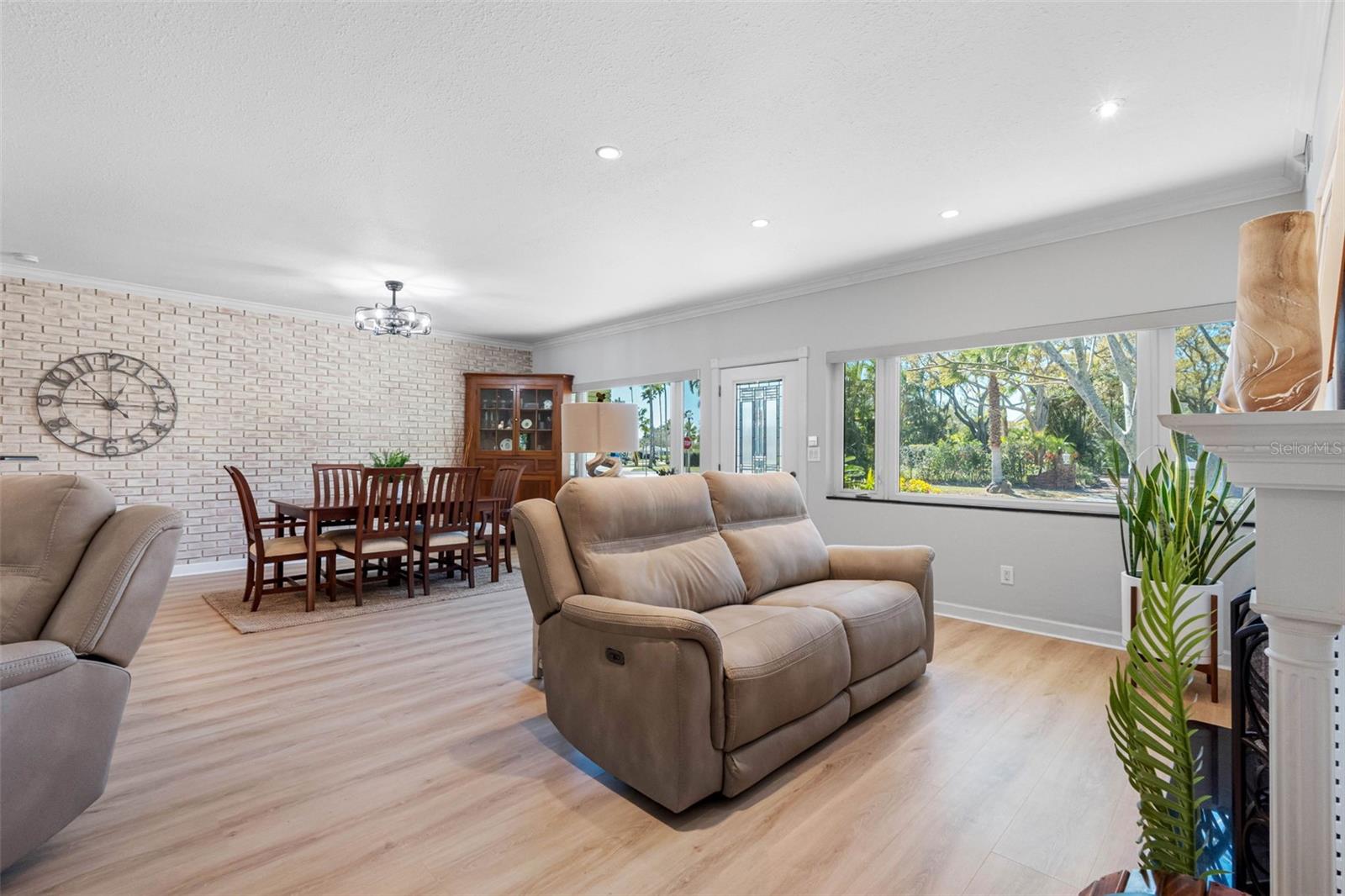 BELLEAIR ESTATES - Residential