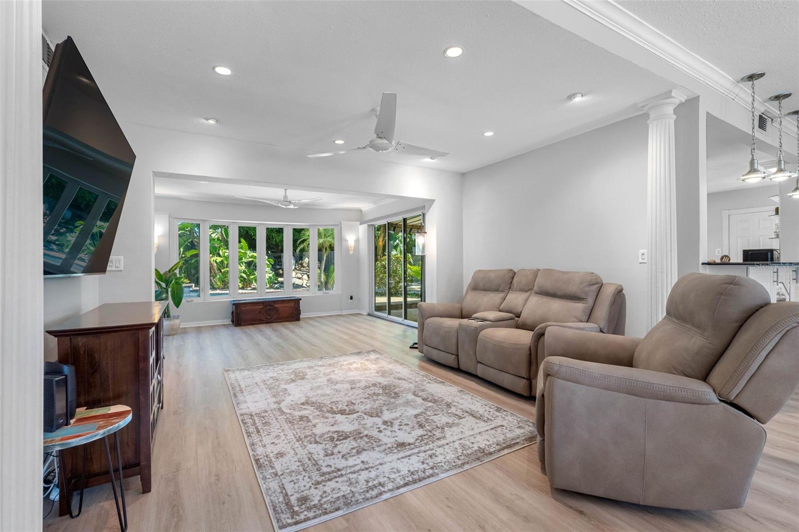 BELLEAIR ESTATES - Residential