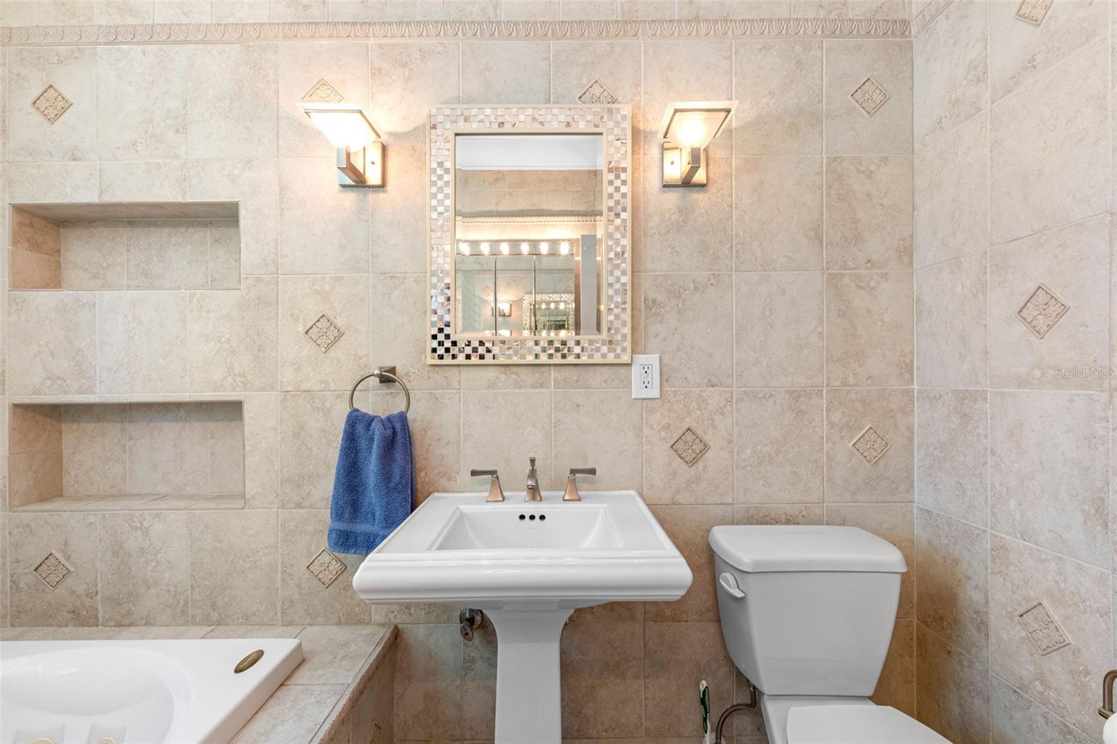 BELLEAIR ESTATES - Residential