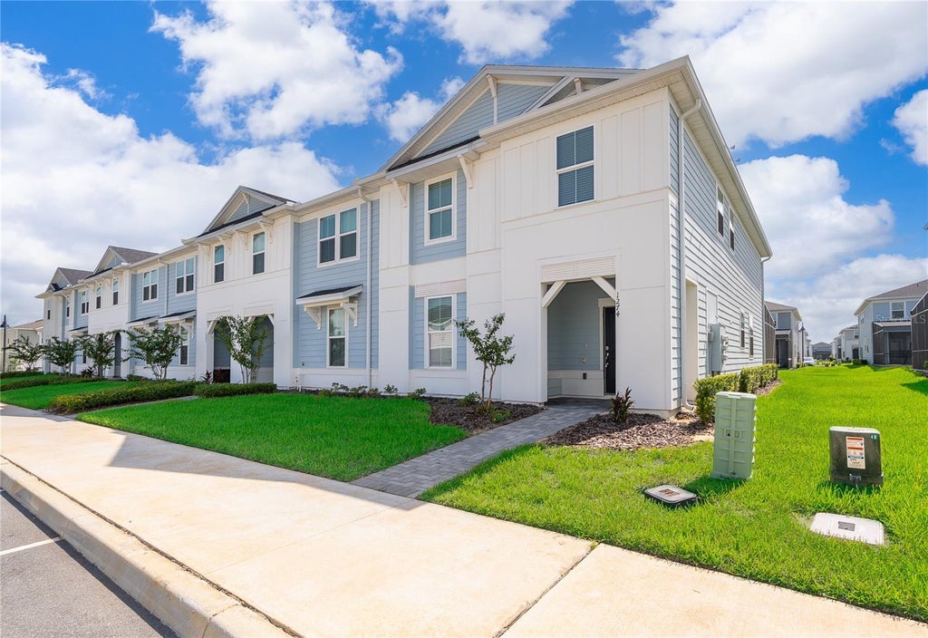 Photo of 1274 Shoreside Street, Clermont, FL 34714 (MLS # S5155987)
