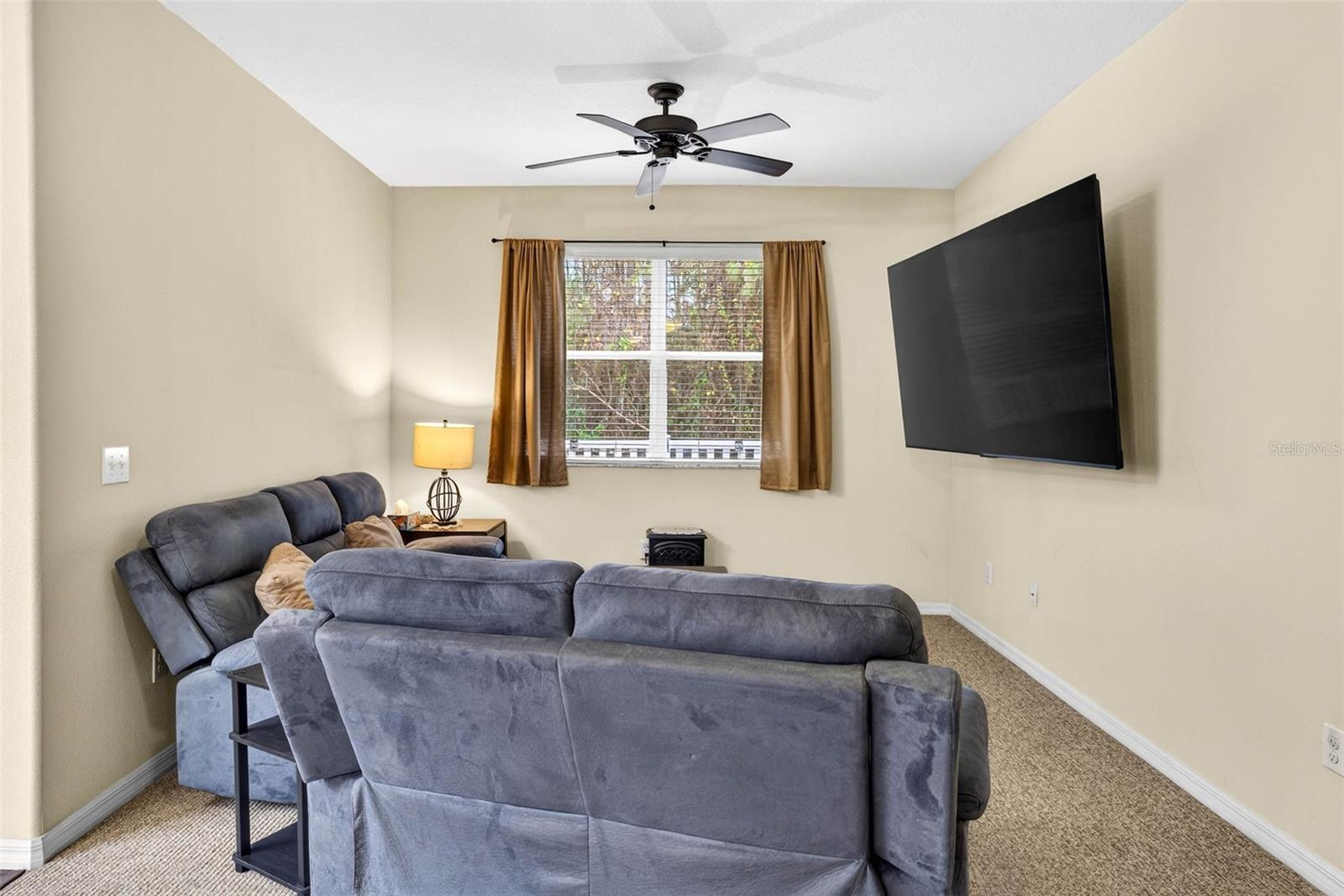 VERANDAH TWNHMS - Residential