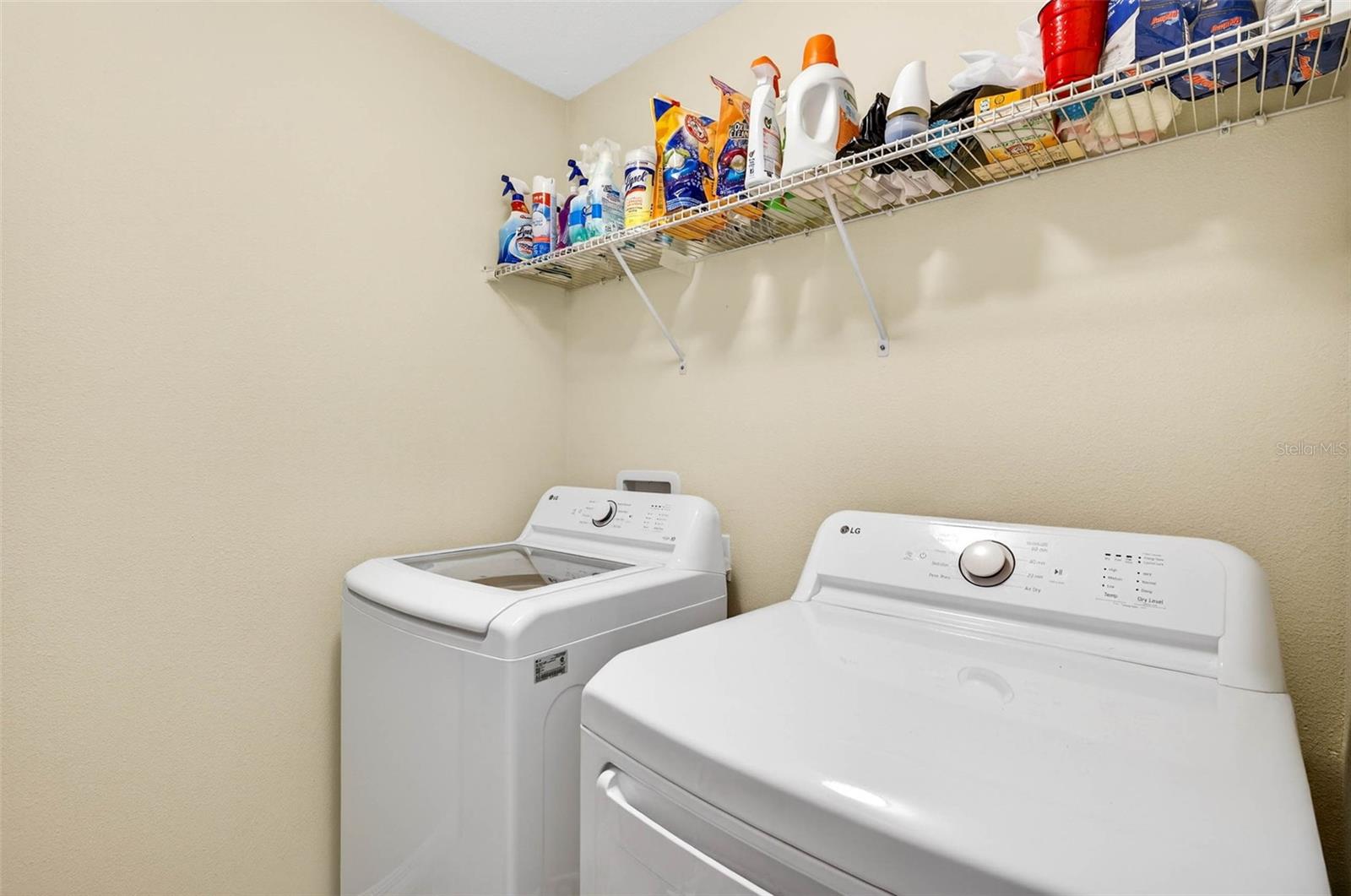 VERANDAH TWNHMS - Residential