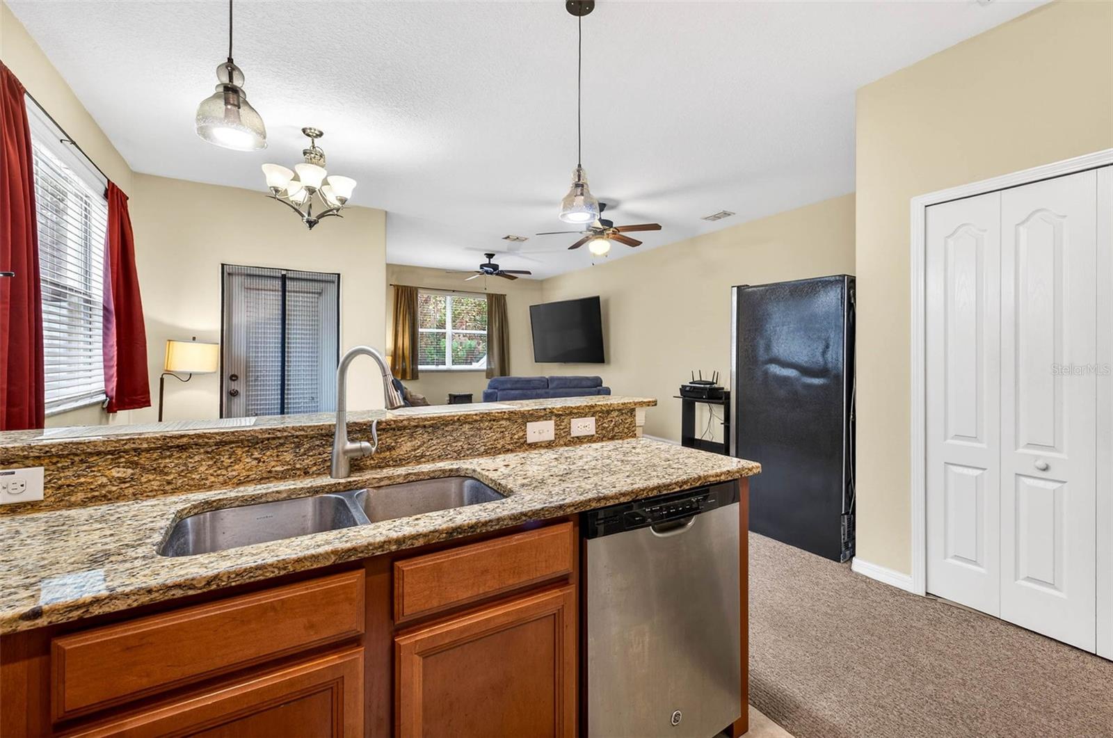 VERANDAH TWNHMS - Residential