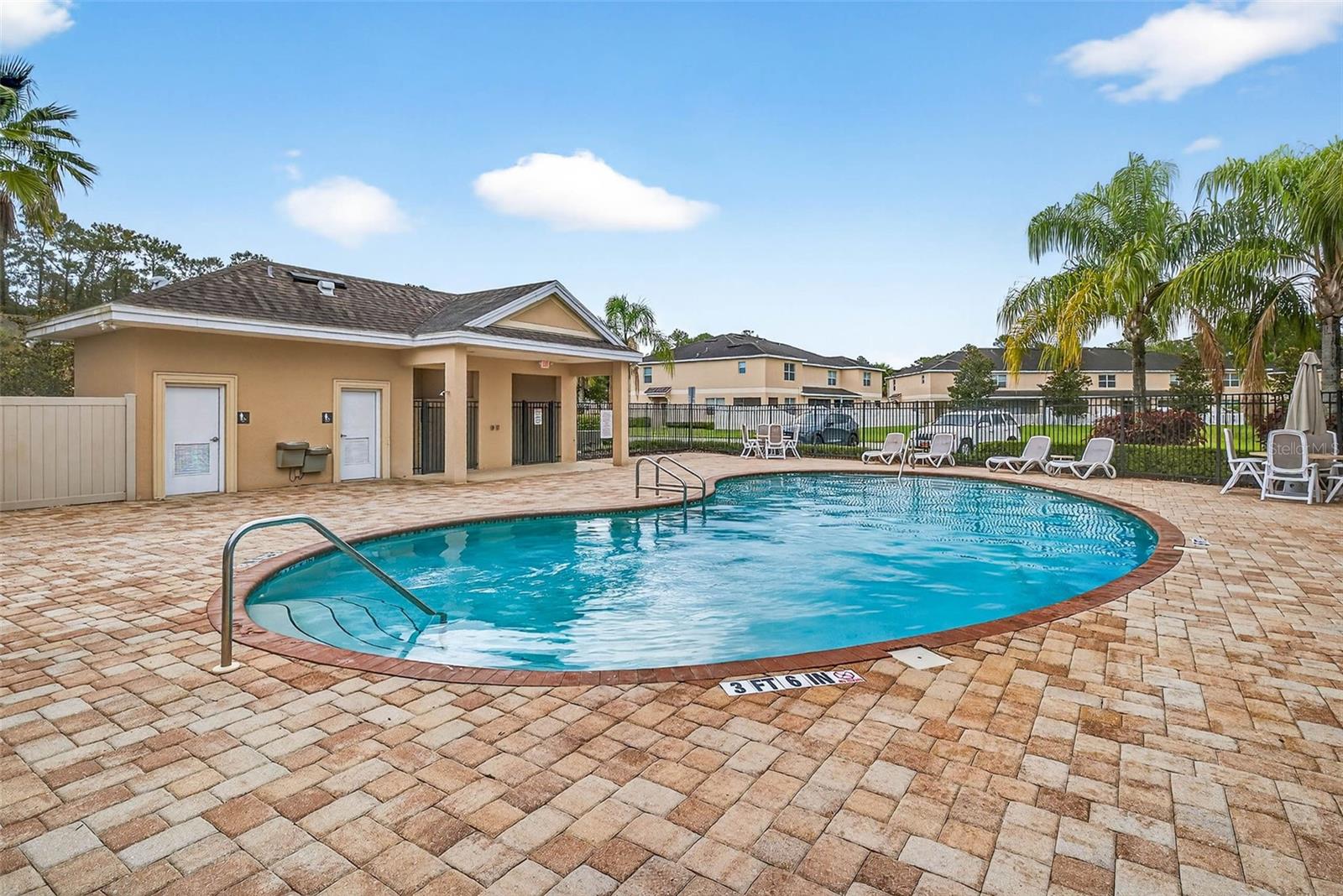 VERANDAH TWNHMS - Residential