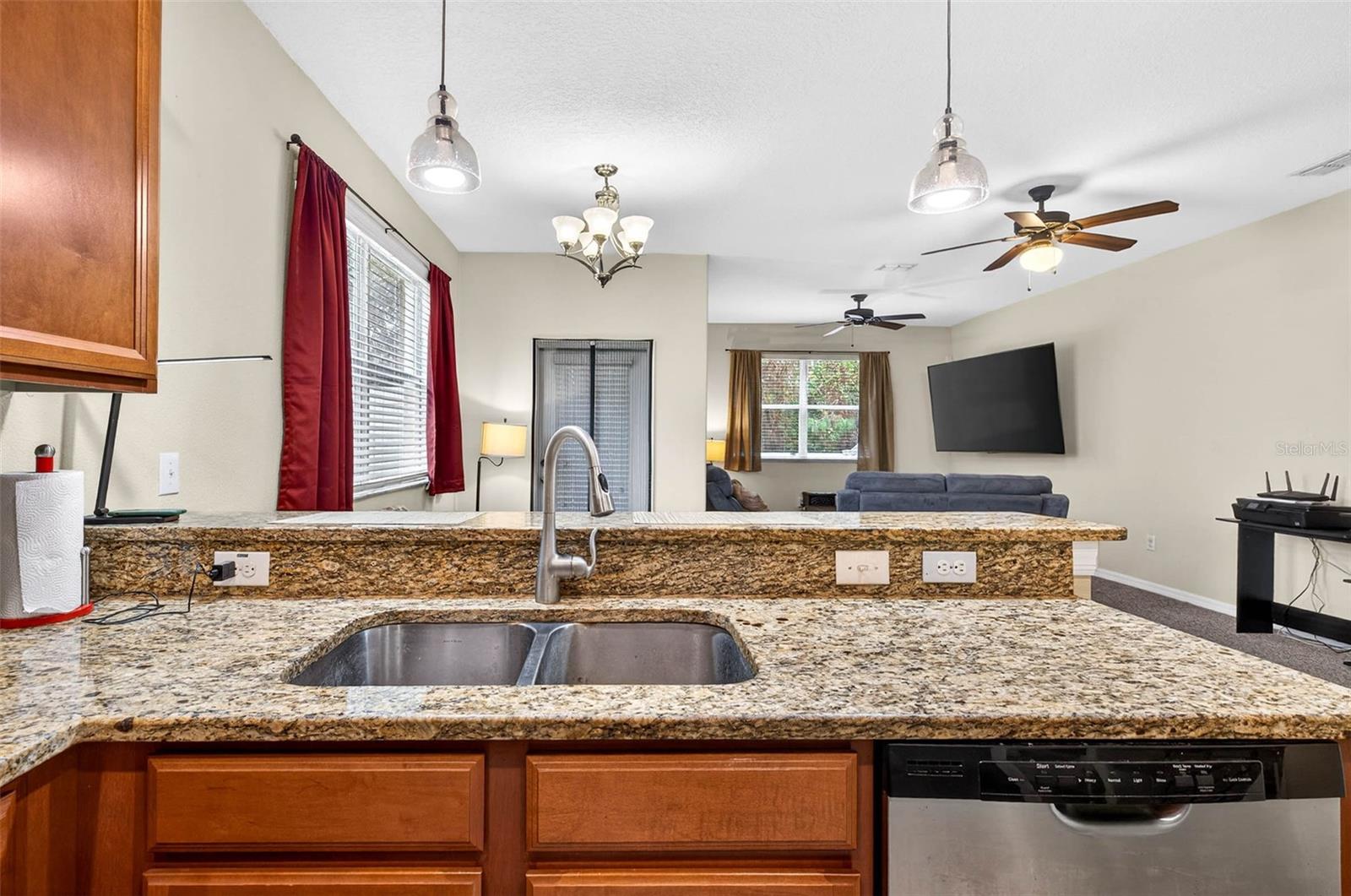 VERANDAH TWNHMS - Residential