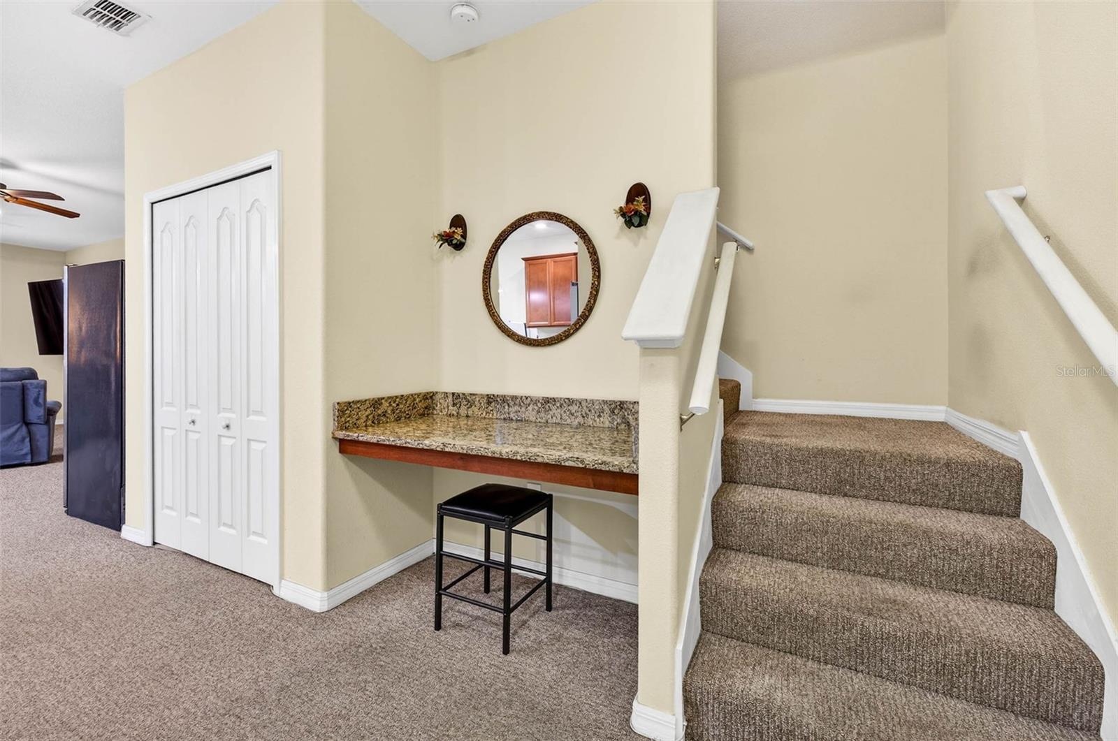 VERANDAH TWNHMS - Residential