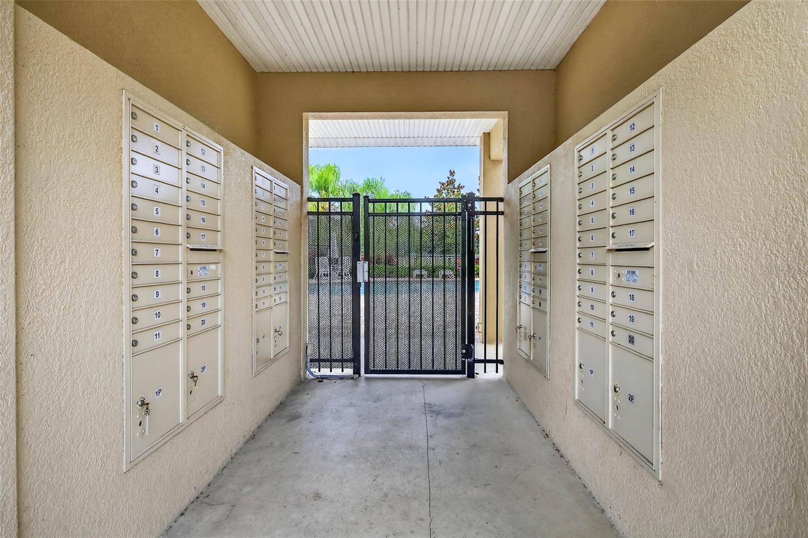 VERANDAH TWNHMS - Residential