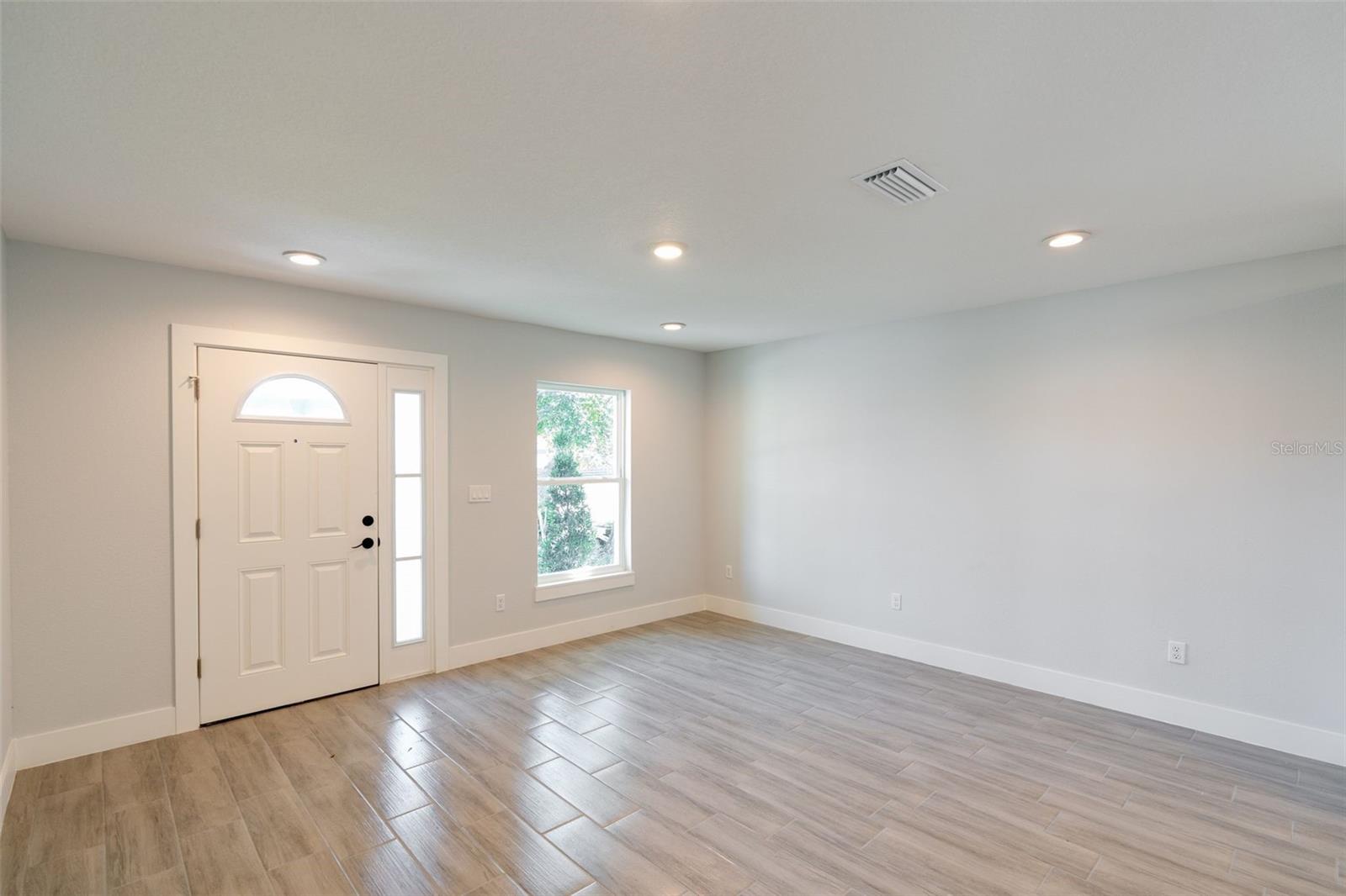 1806 DIXIE BELLE DRIVE