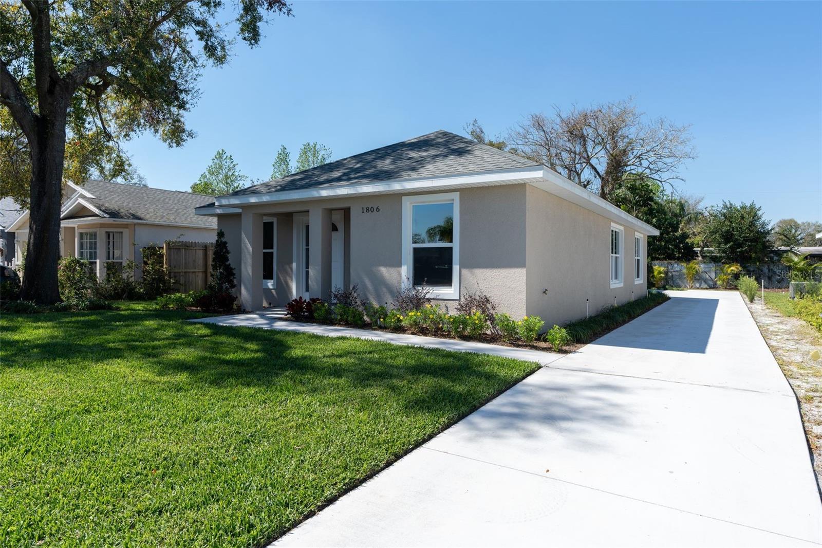 1806 DIXIE BELLE DRIVE