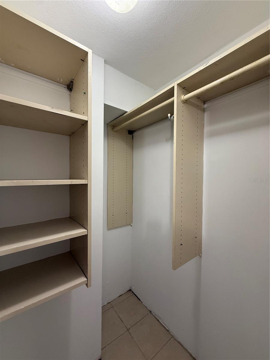 COND. EL GENERALIFE - Residential Lease