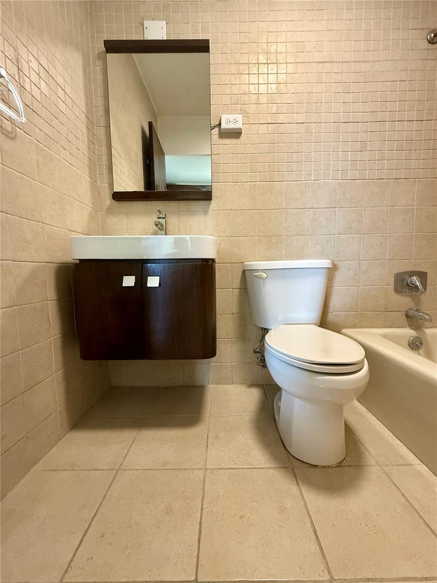 COND. EL GENERALIFE - Residential Lease