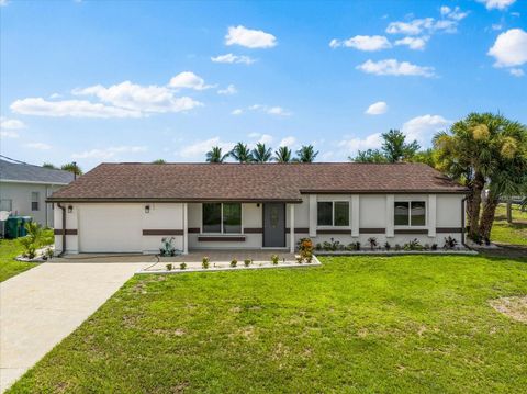 A home in PORT CHARLOTTE