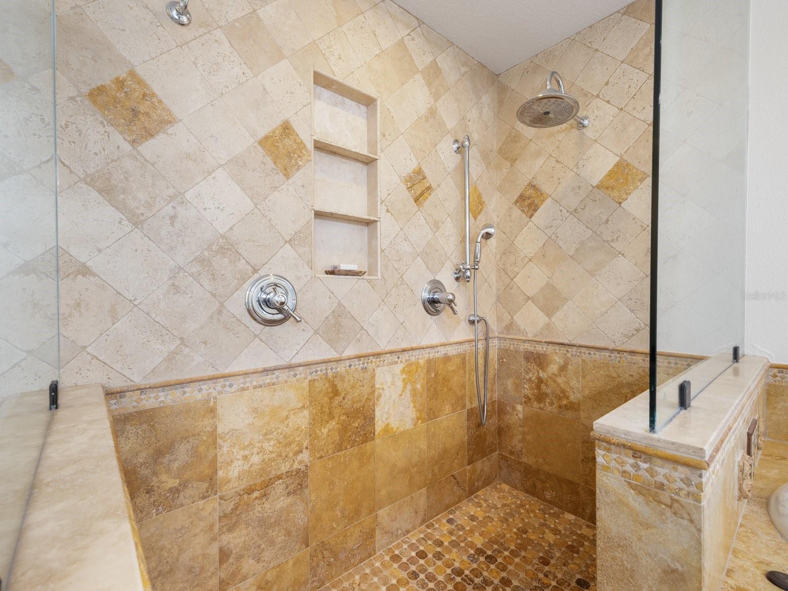 HUNTINGTON TRAILS PH 2 - Residential