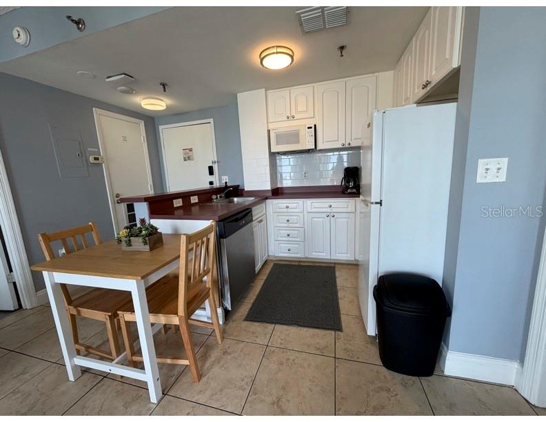 ENCLAVE AT ORLANDO CONDO CB 12/67 UNIT 1903 BLDG 1 - Residential Lease