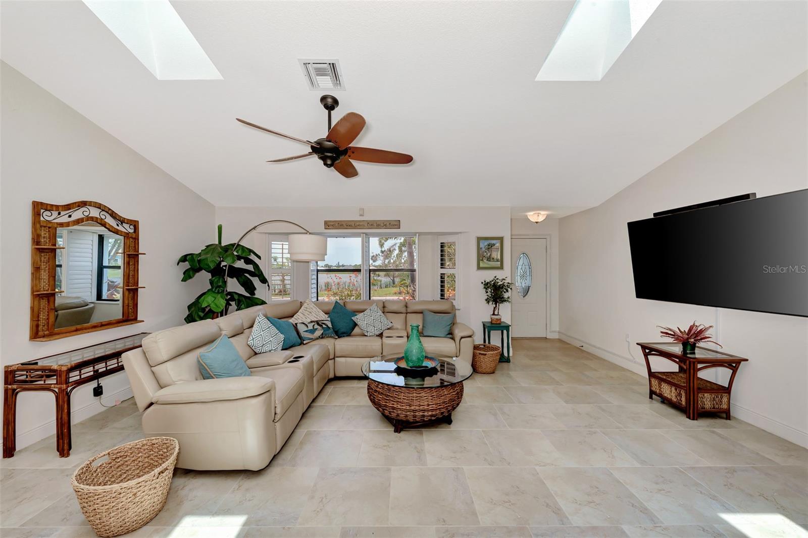 CASA DE MDWS - Residential