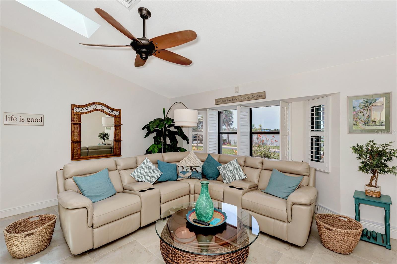 CASA DE MDWS - Residential