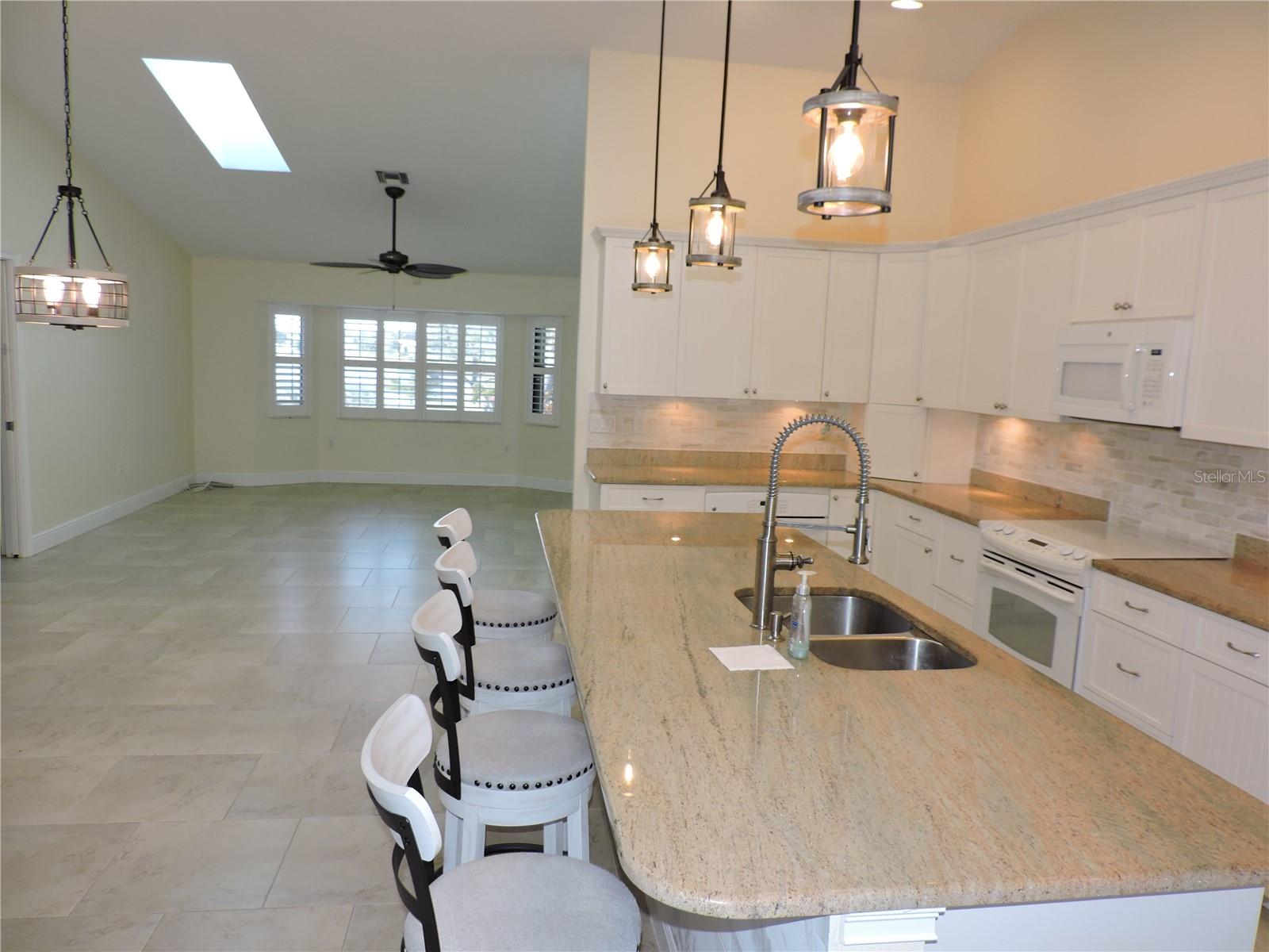 CASA DE MDWS - Residential