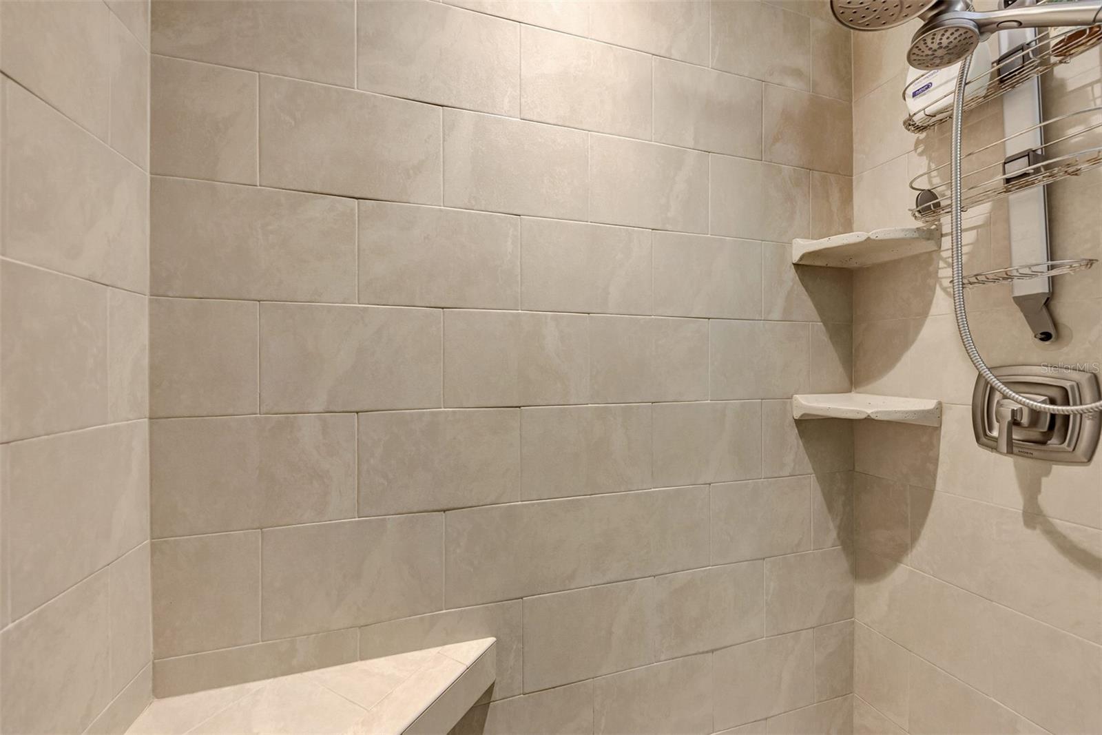 CASA DE MDWS - Residential