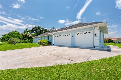 A home in PORT CHARLOTTE