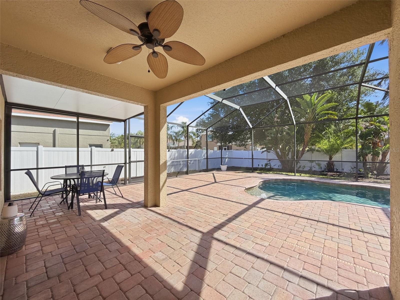 WATERS EDGE 02 - Residential