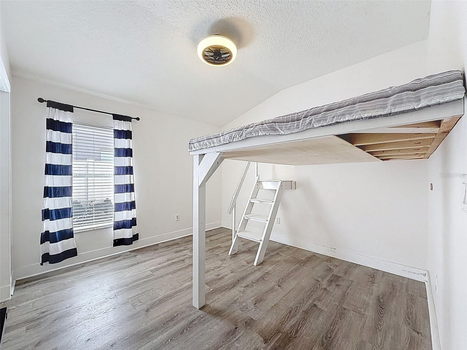 WATERS EDGE 02 - Residential