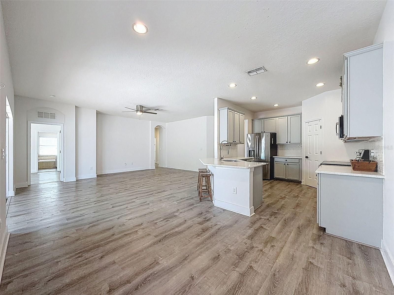 WATERS EDGE 02 - Residential