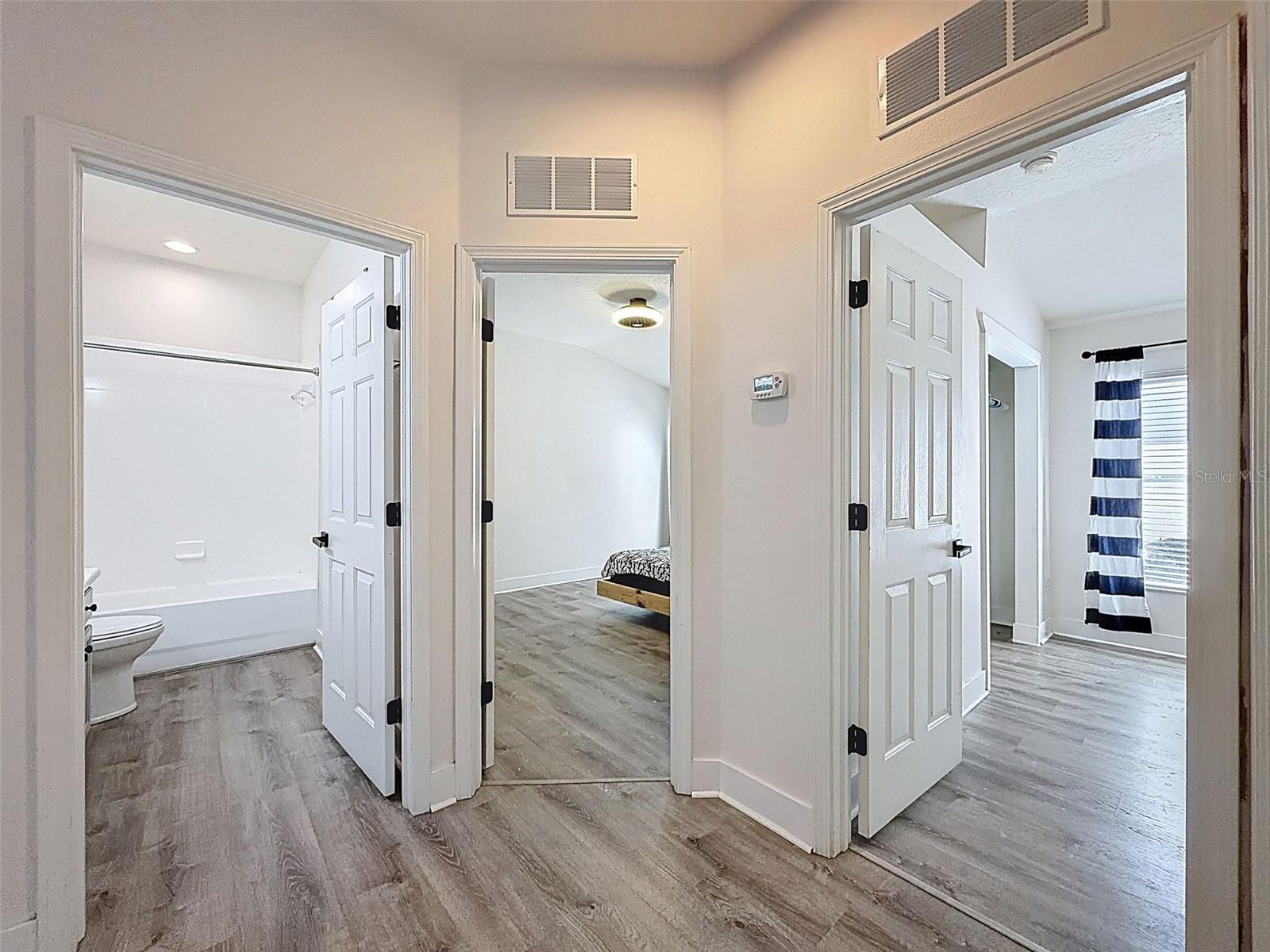 WATERS EDGE 02 - Residential