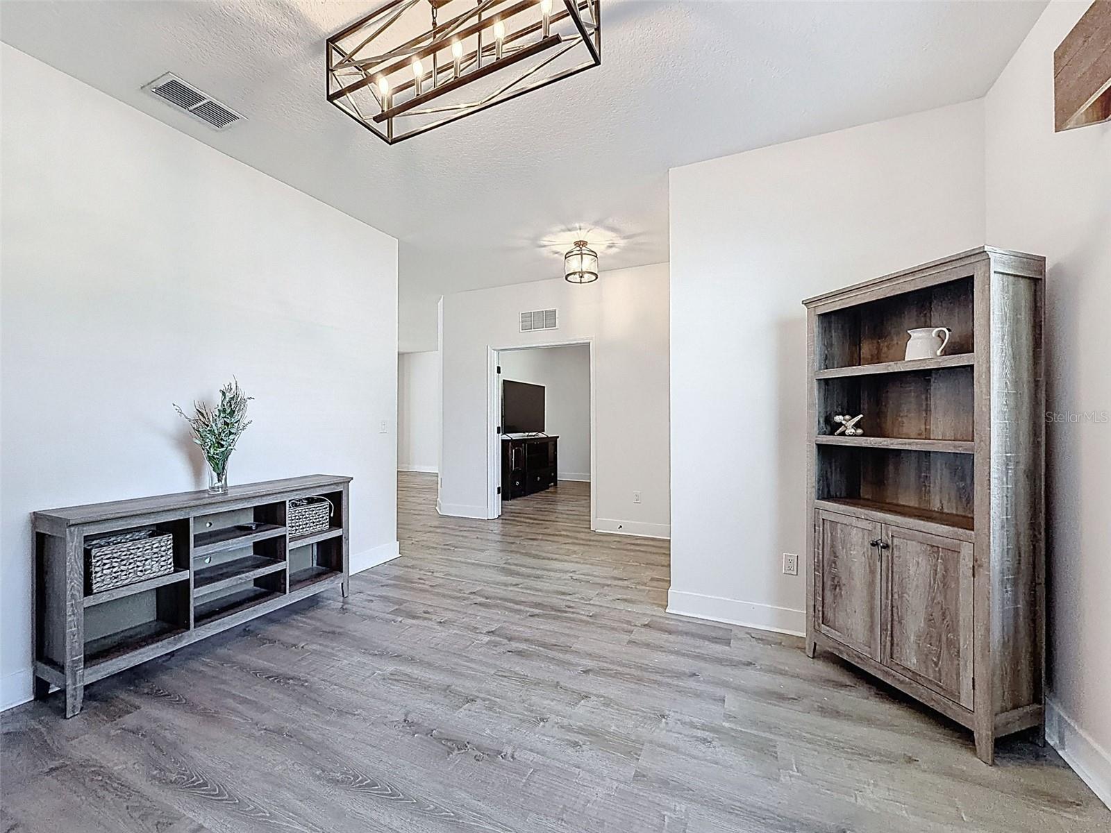 WATERS EDGE 02 - Residential