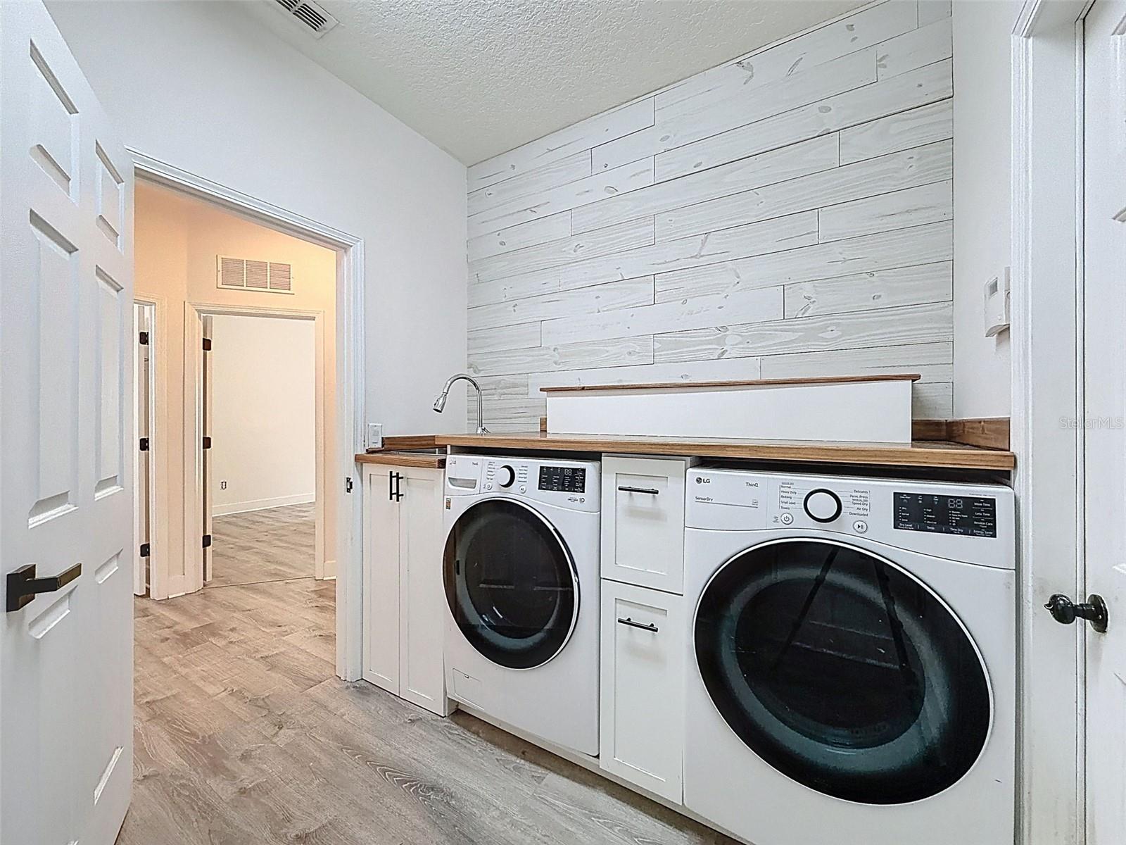 WATERS EDGE 02 - Residential