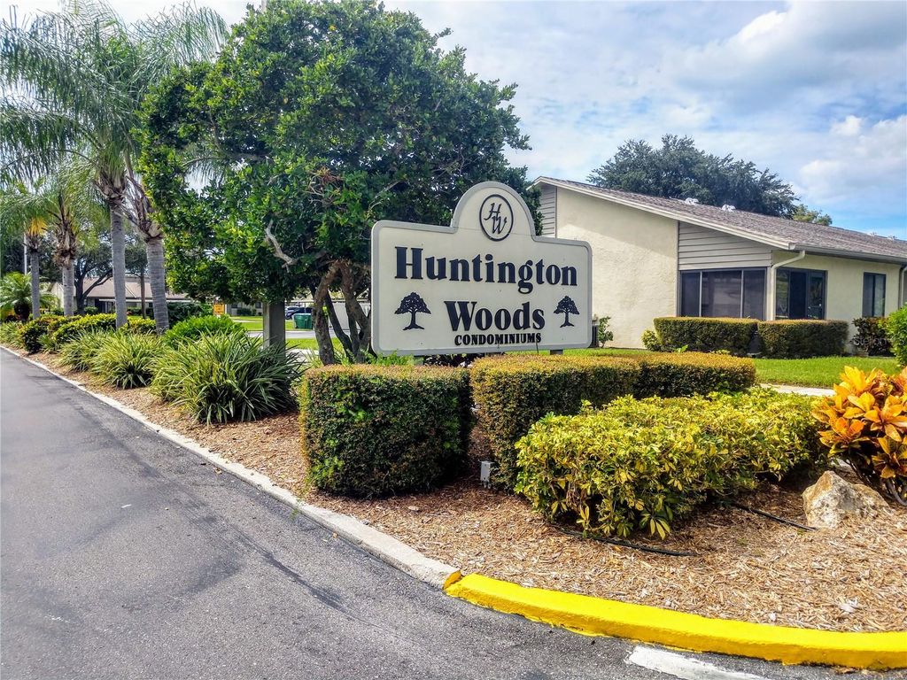 Photo of 6040 27th Street W, Bradenton, FL 34207 (MLS # TB8437980)