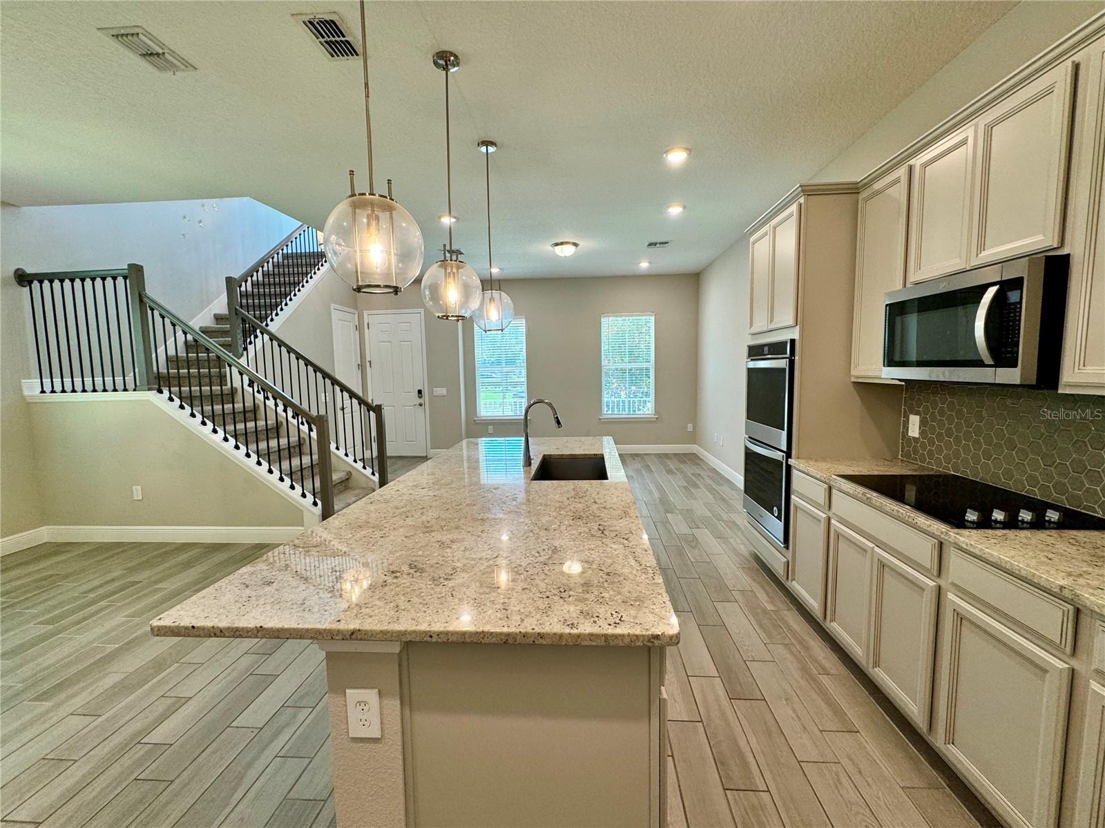 10301 AUSTRINA OAK LOOP