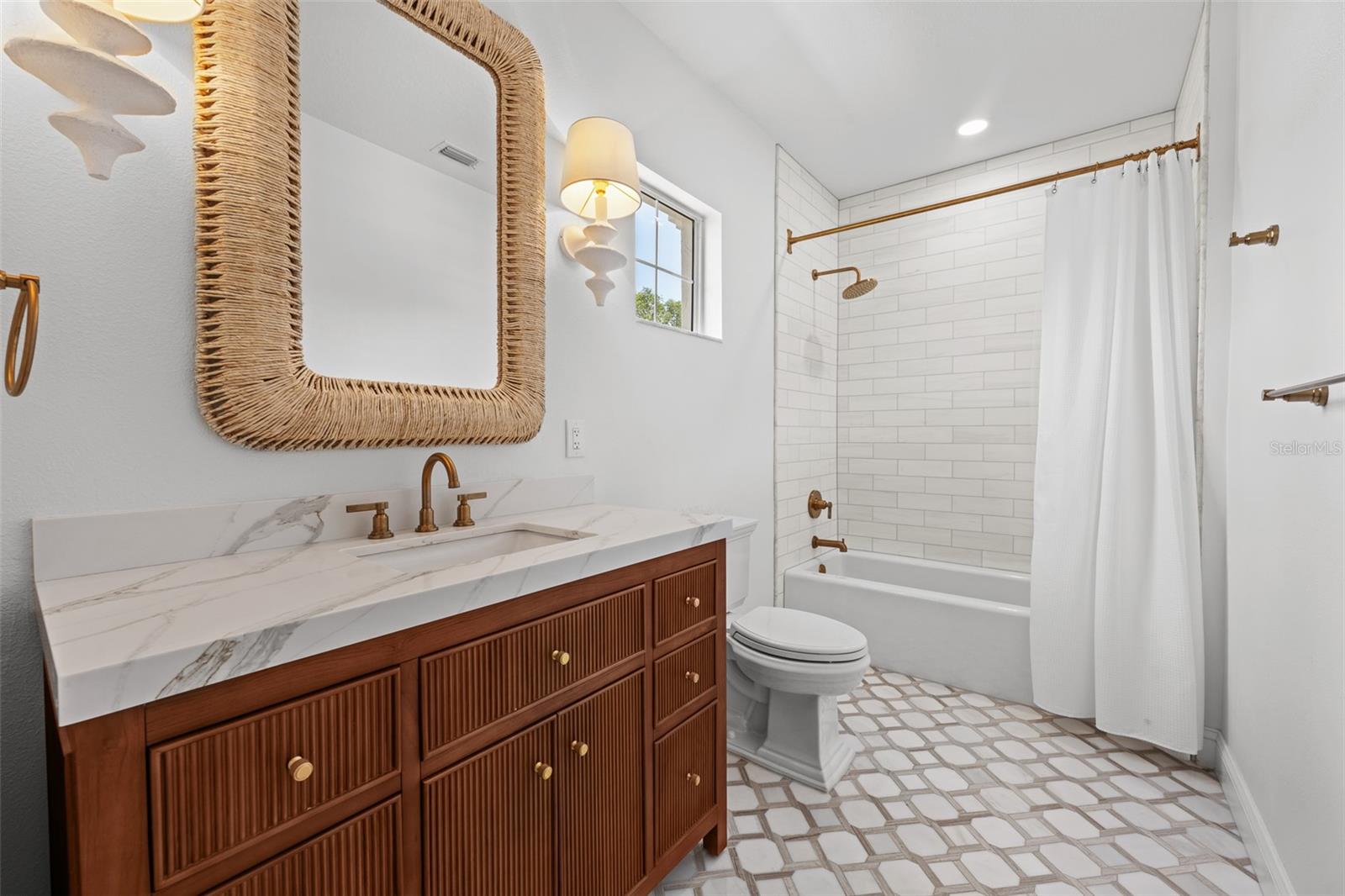 DAVIS ISLANDS PB10 PG52 TO 57 - Residential