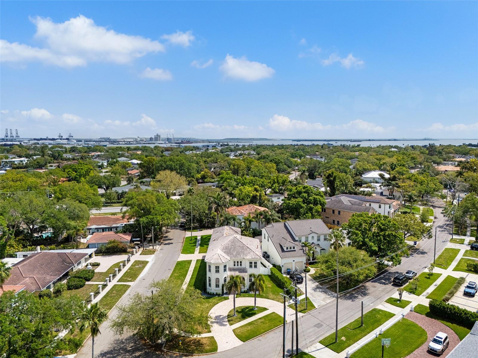 DAVIS ISLANDS PB10 PG52 TO 57 - Residential