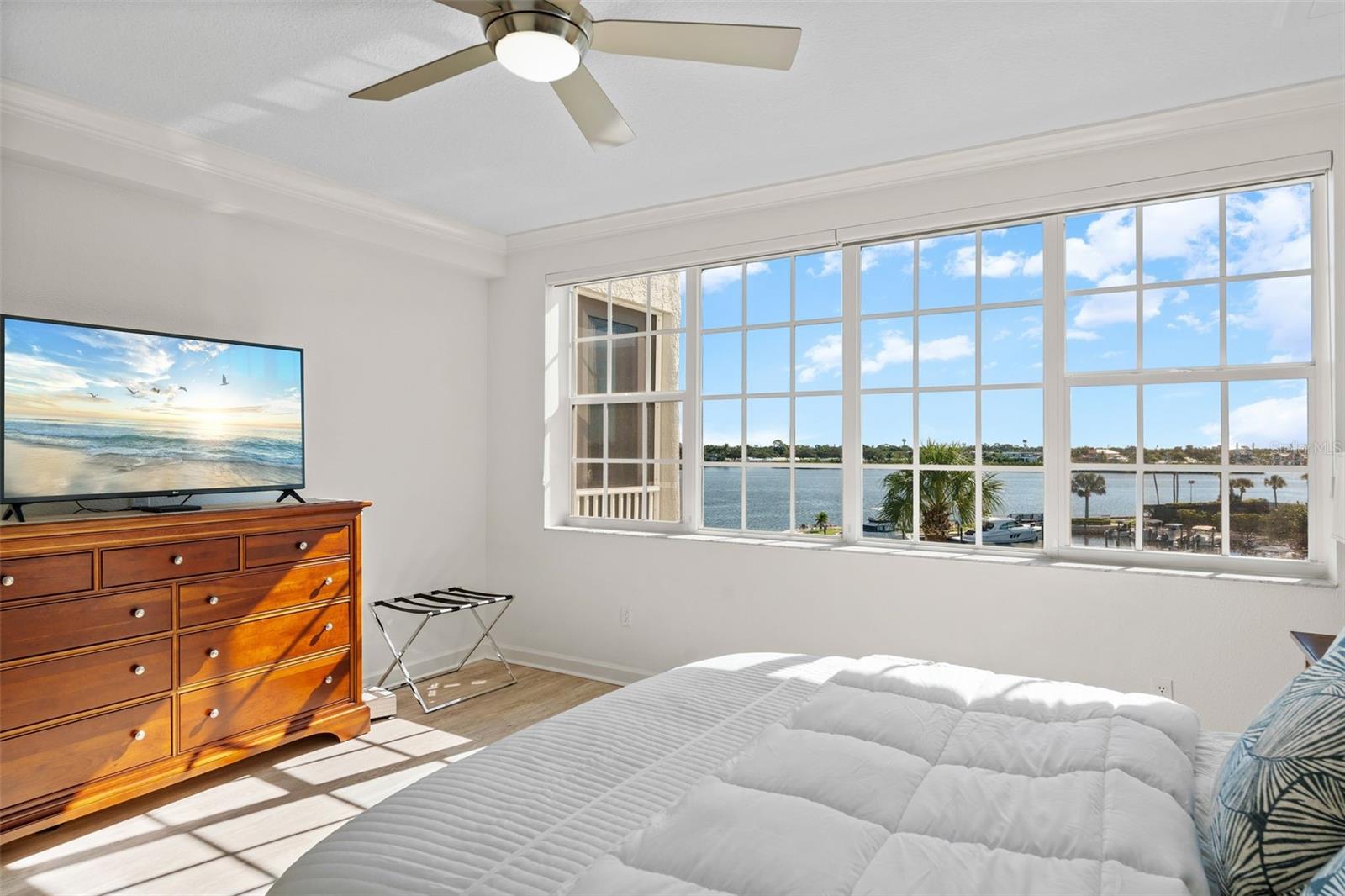 DOLPHIN BAY - Residential