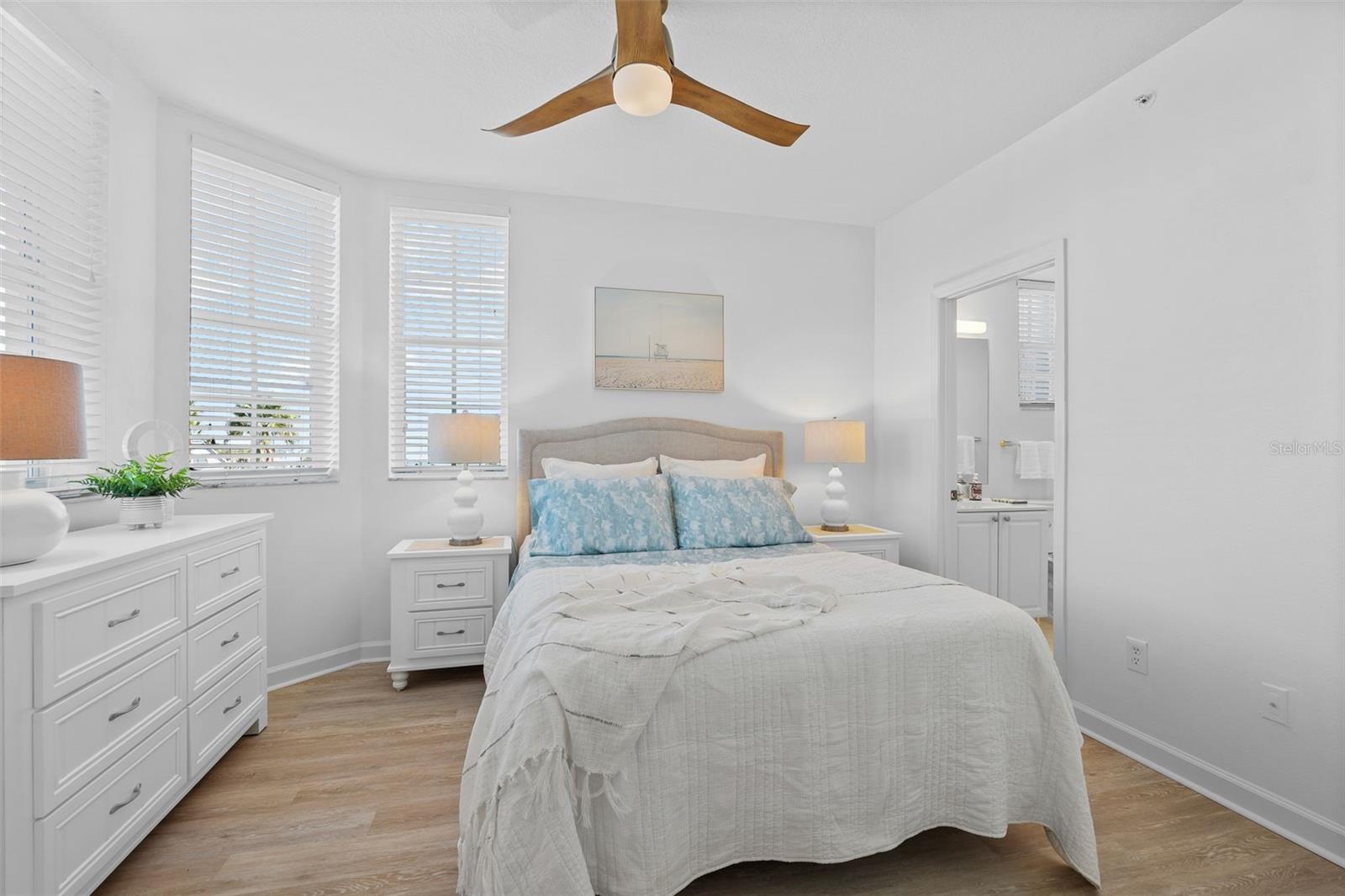 DOLPHIN BAY - Residential