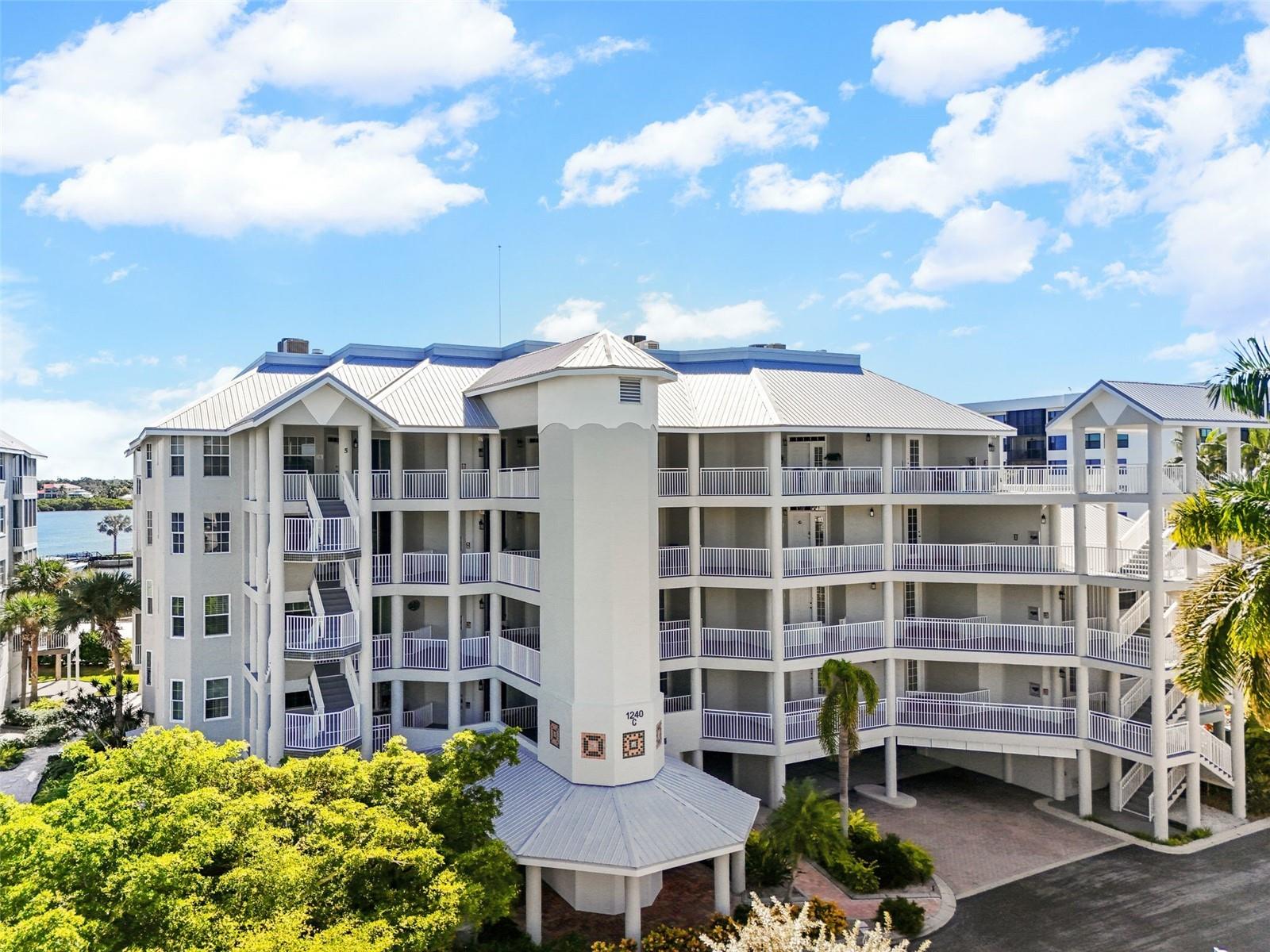DOLPHIN BAY - Residential
