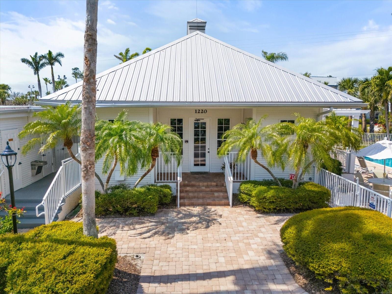 DOLPHIN BAY - Residential