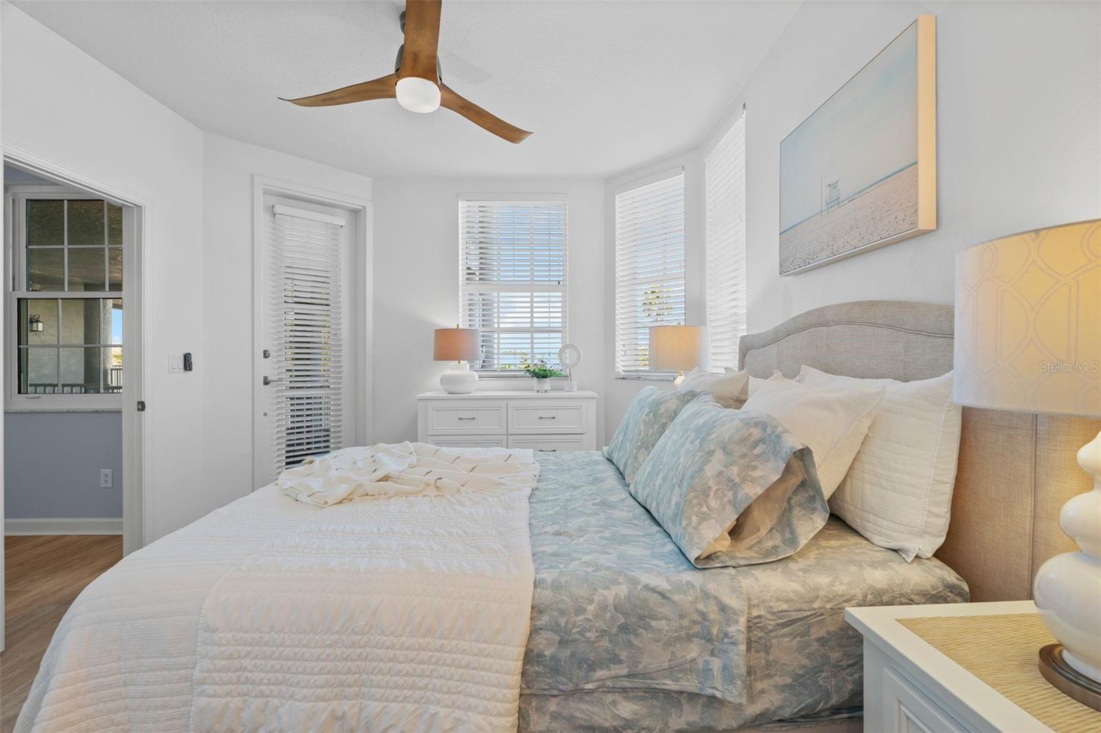 DOLPHIN BAY - Residential