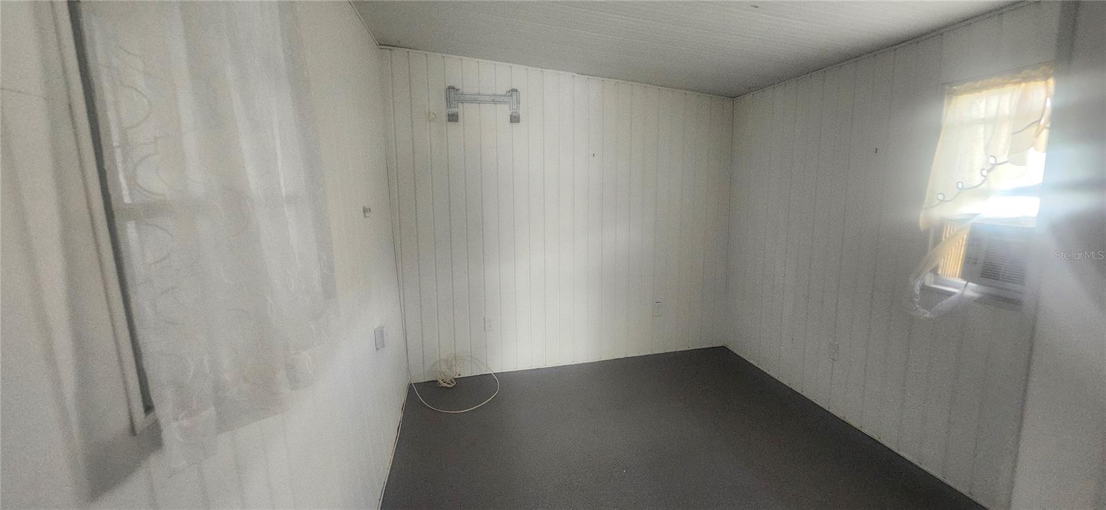 SENATE MANOR UNREC - Residential