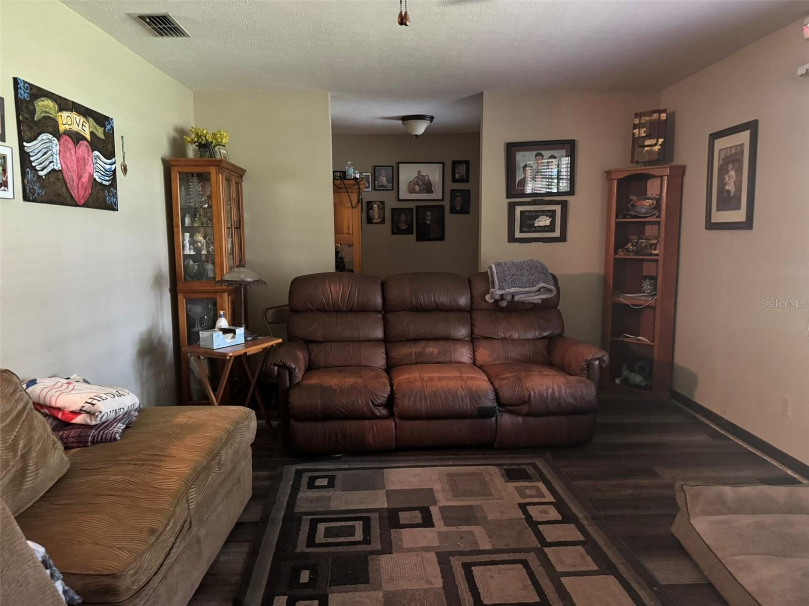 3405 HOLLAND DRIVE