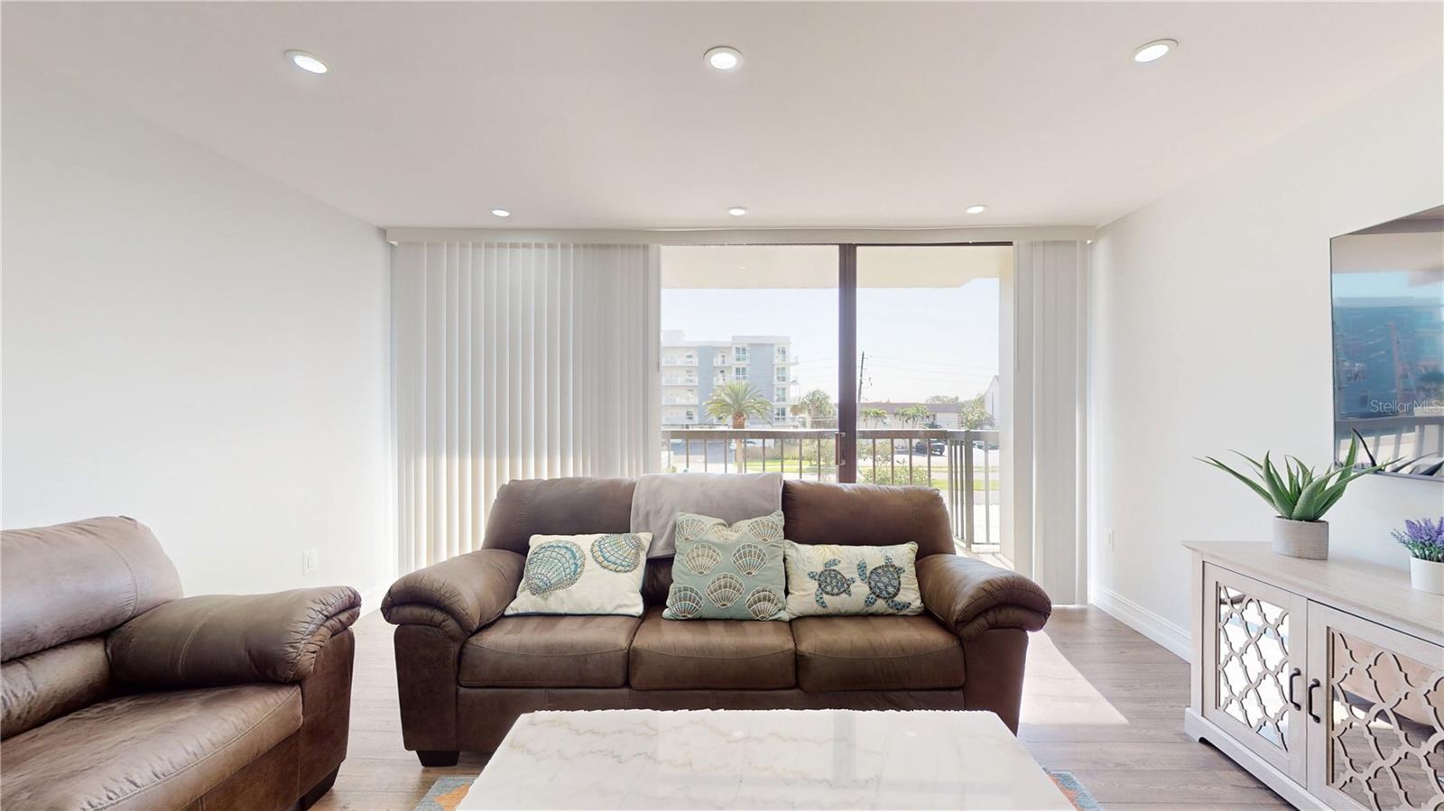400 ISLAND WAY 210