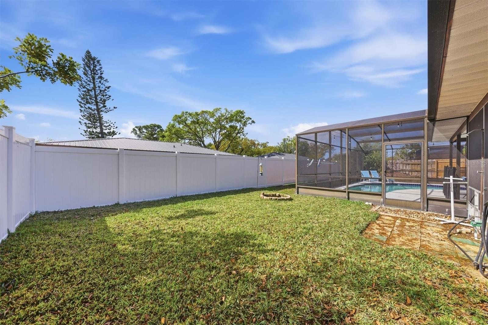 PINE LAKES - Residential