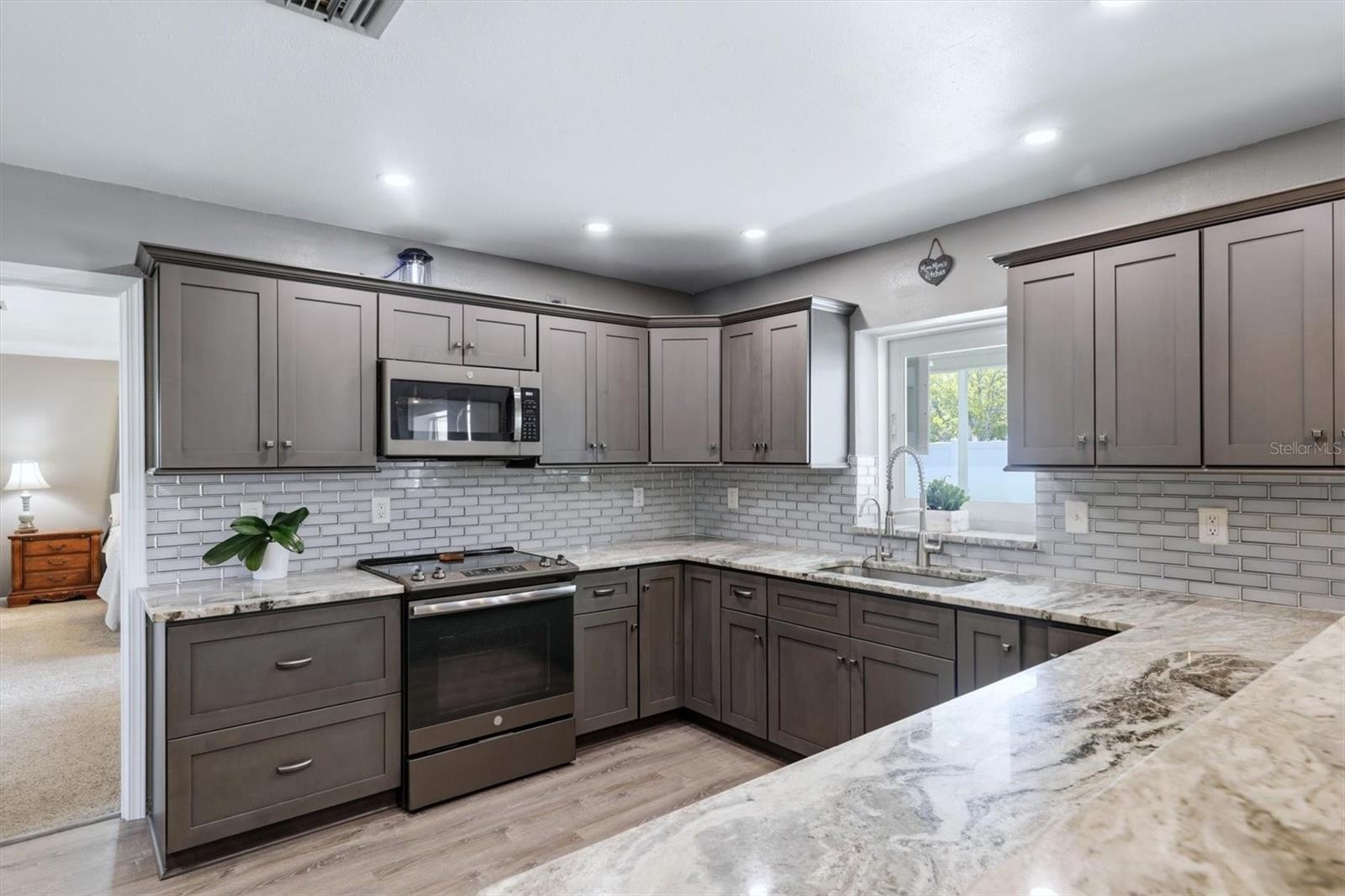 PINE LAKES - Residential